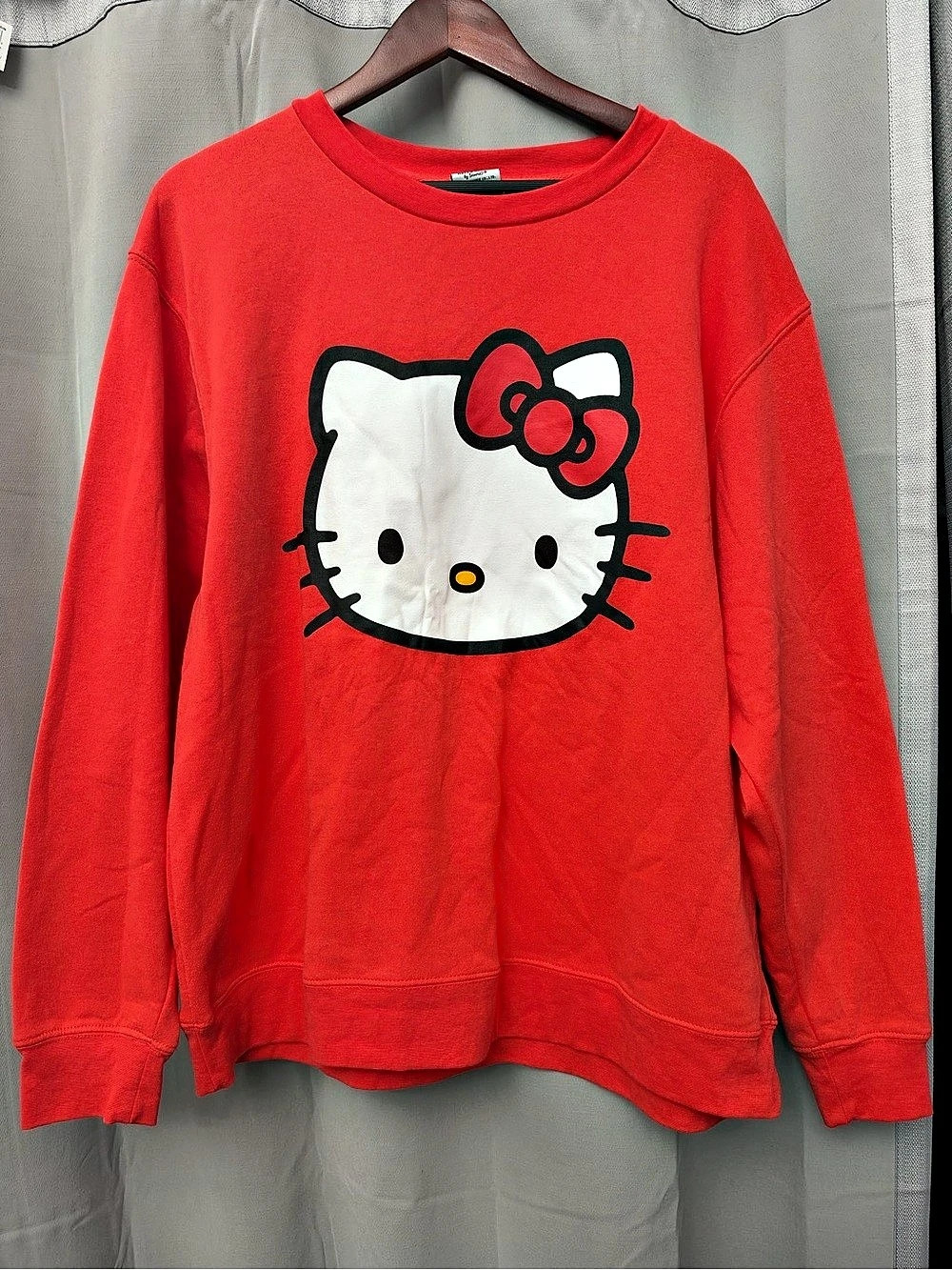 Hello Kitty Women’s soft sweatshirt- size XL